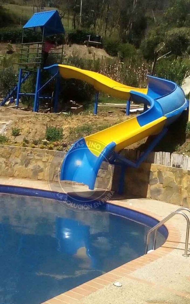 Tobogán grande en fibra