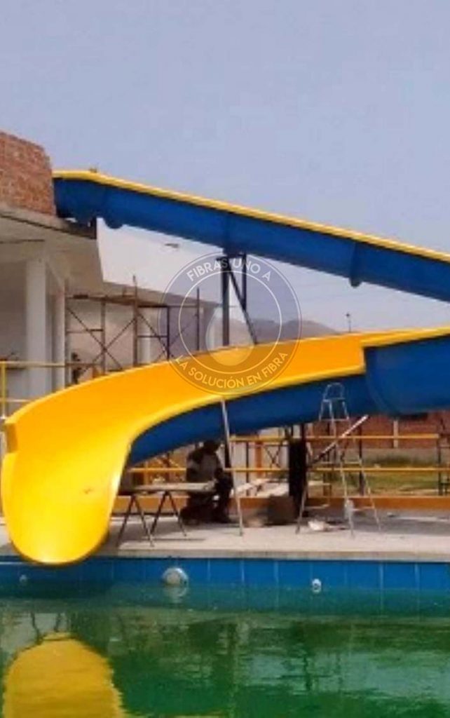 Tobogán grande en fibra